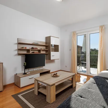 Apartman Leko-1 By Interhome